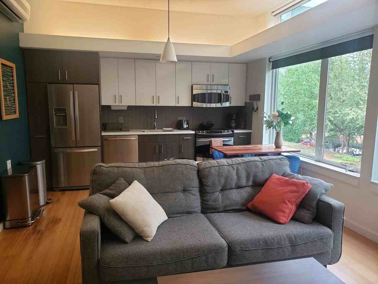 1455 N Killingsworth St - Photo 5 of 30