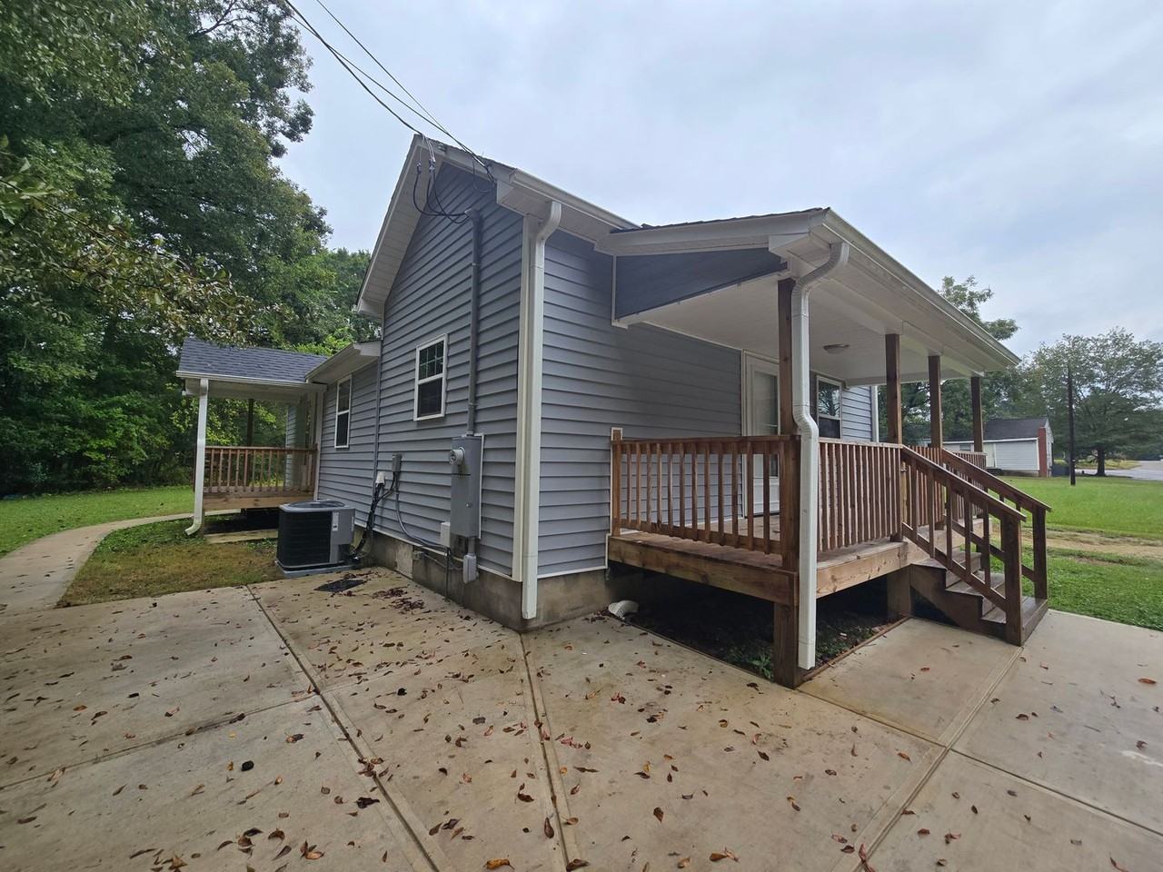 210 E Garden St - Photo 2 of 10