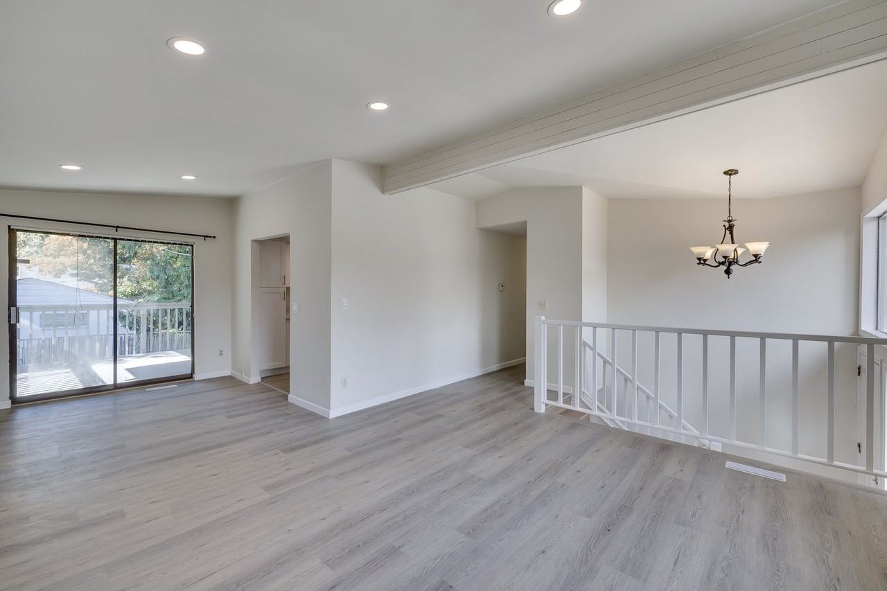 16741 6th Ave Ne - Photo 3 of 27