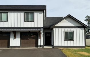 featured image of 995 N Camas Ln