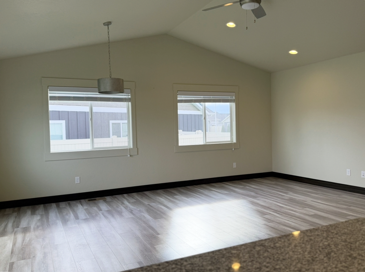 995 N Camas Ln - Photo 4 of 26