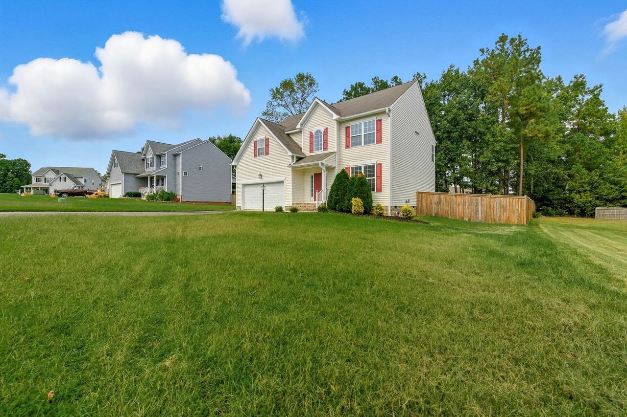 22030 Lake Jordan Dr - Photo 3 of 42