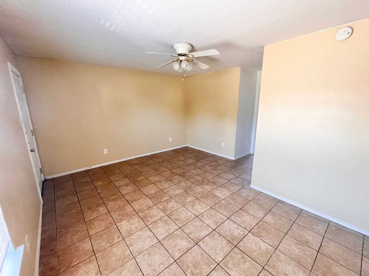 1703 Benttree Dr #B - Photo 3 of 11