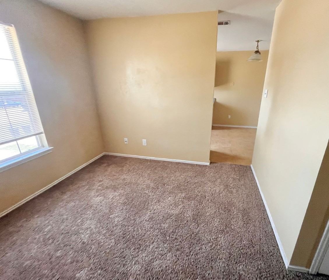 1703 Benttree Dr #C - Photo 5 of 15