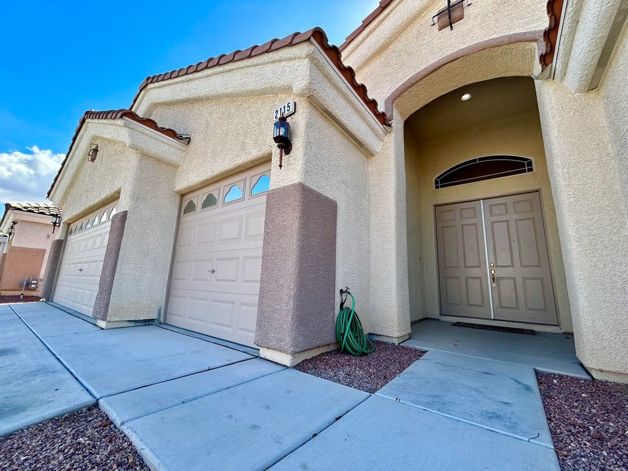 2115 Zicker Ave - Photo 2 of 31