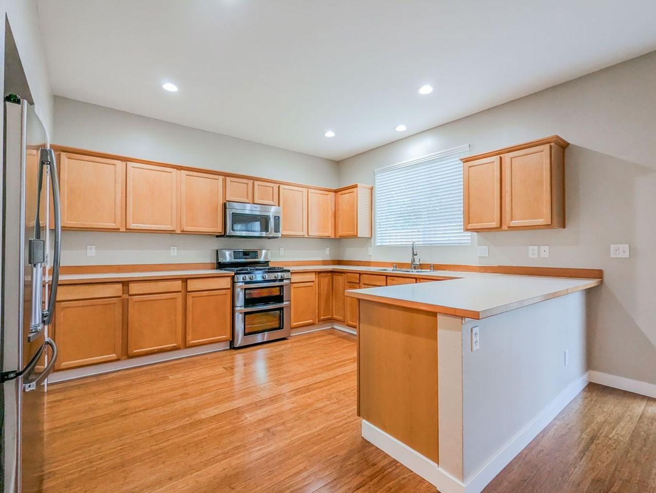 8715 26th Pl Ne - Photo 3 of 14