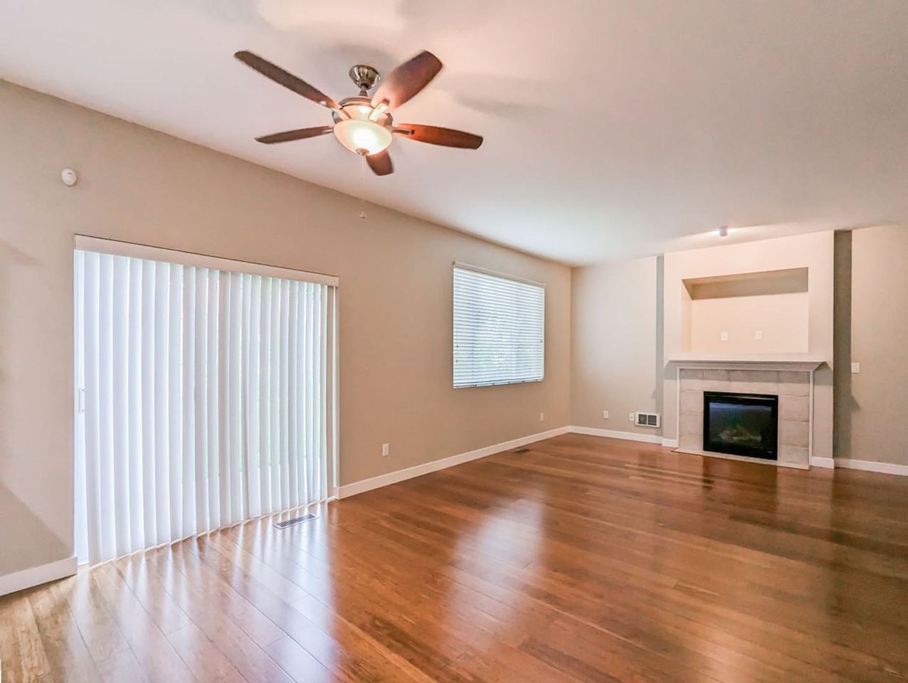 8715 26th Pl Ne - Photo 2 of 14