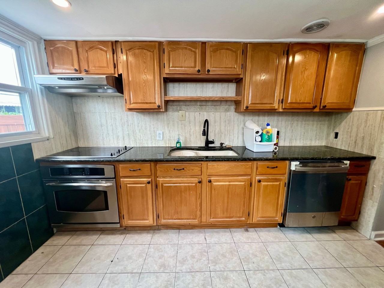 827 Almond St - Photo 6 of 24