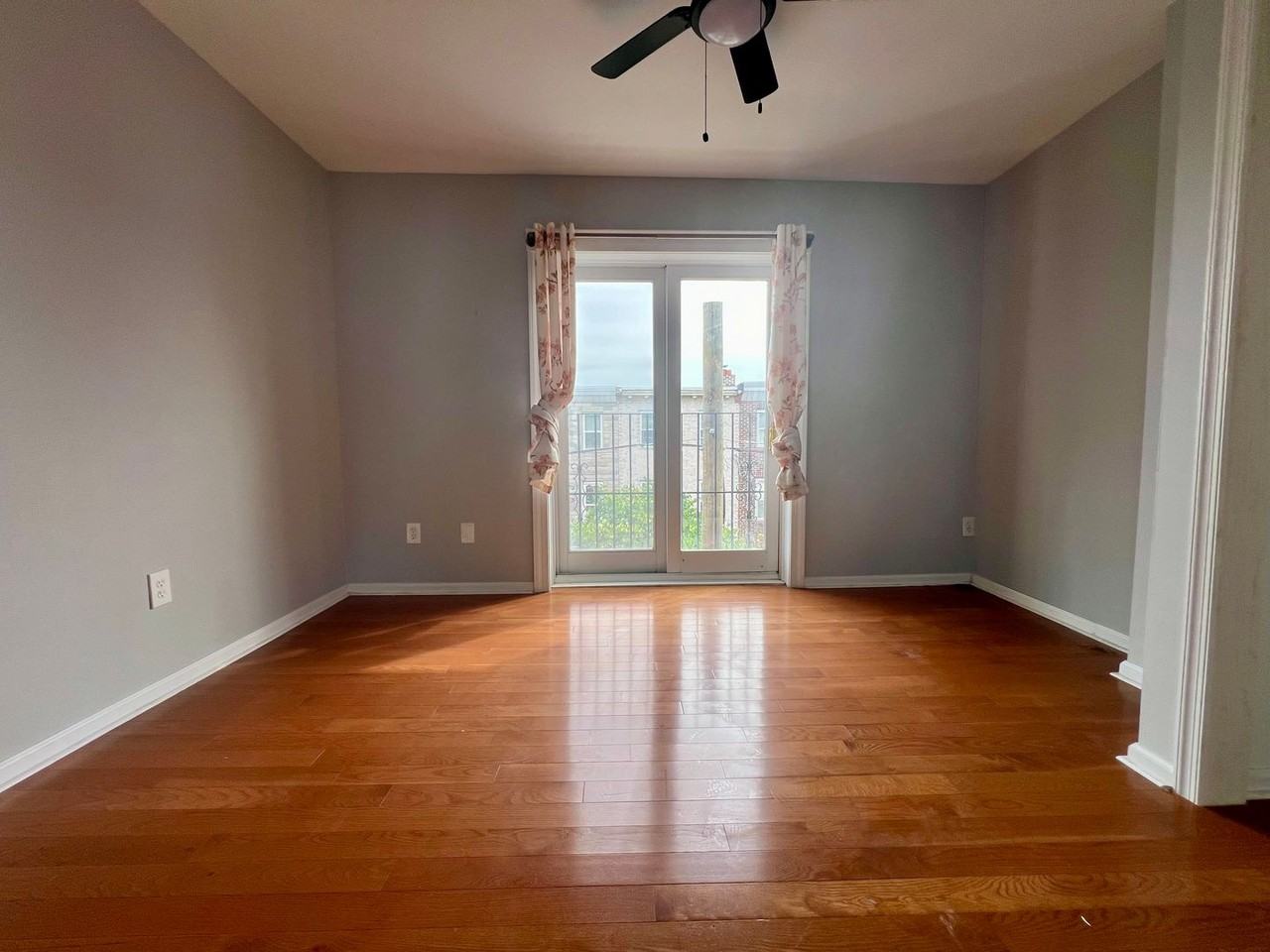 827 Almond St - Photo 7 of 24