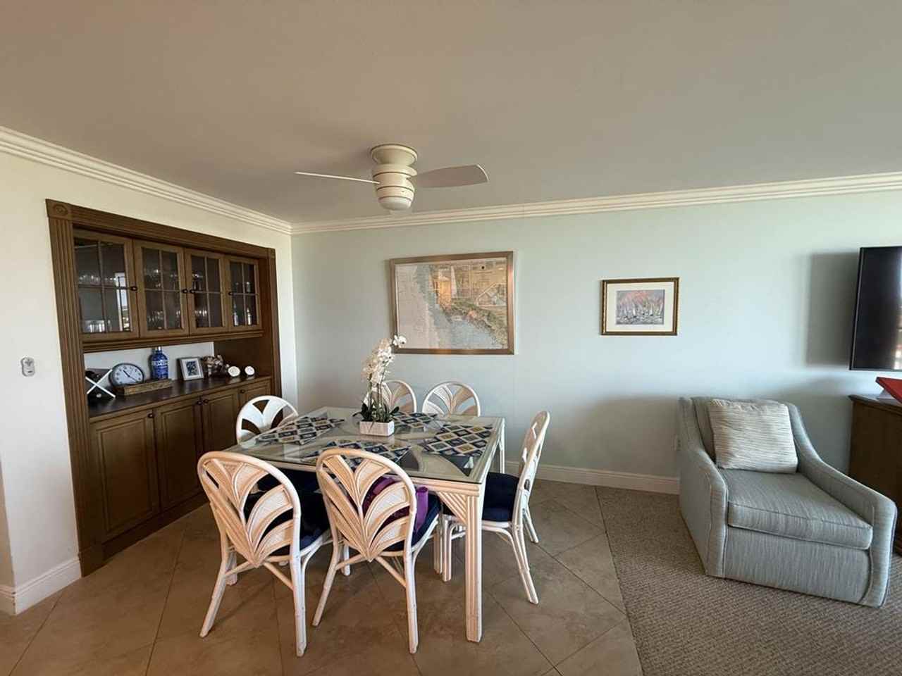 440 Seaview Ct #1210 - Photo 4 of 15