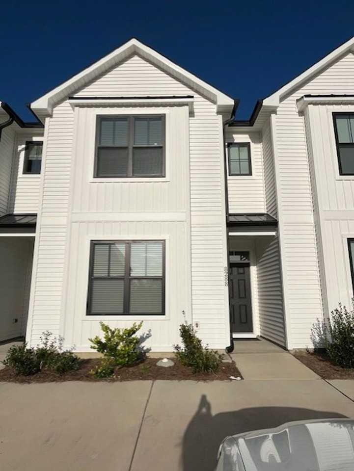 8288 Paramount Pt - Photo 3 of 50