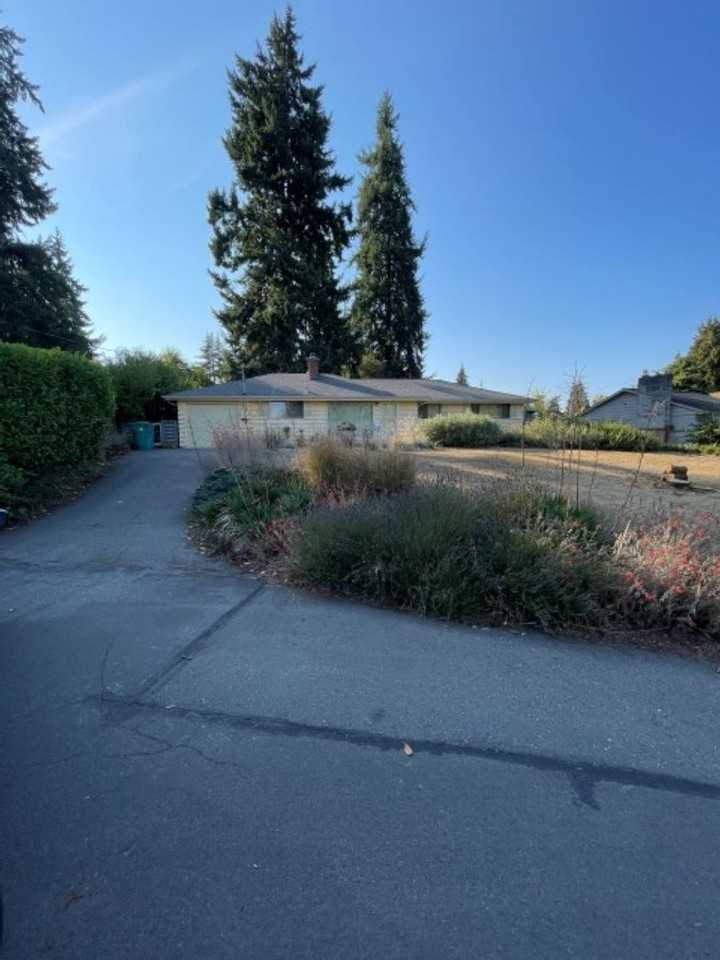 15541 Palatine Ave N - Photo 2 of 41