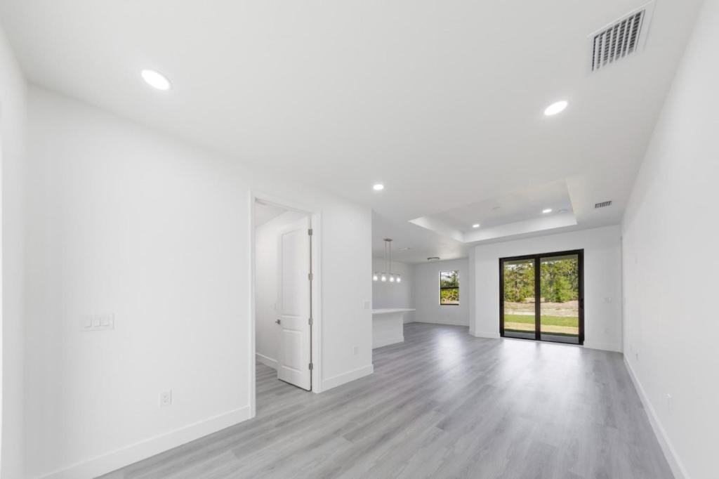 818 Anaconda Ave S - Photo 2 of 13