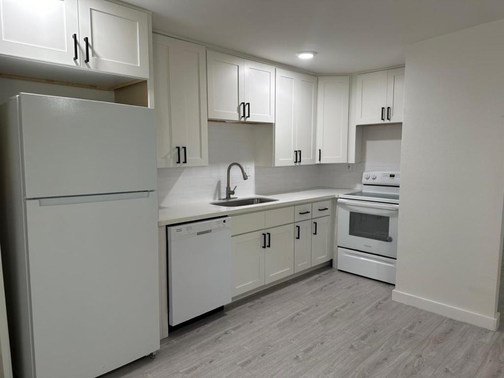 6811 Del Rio St ##11 - Photo 3 of 11