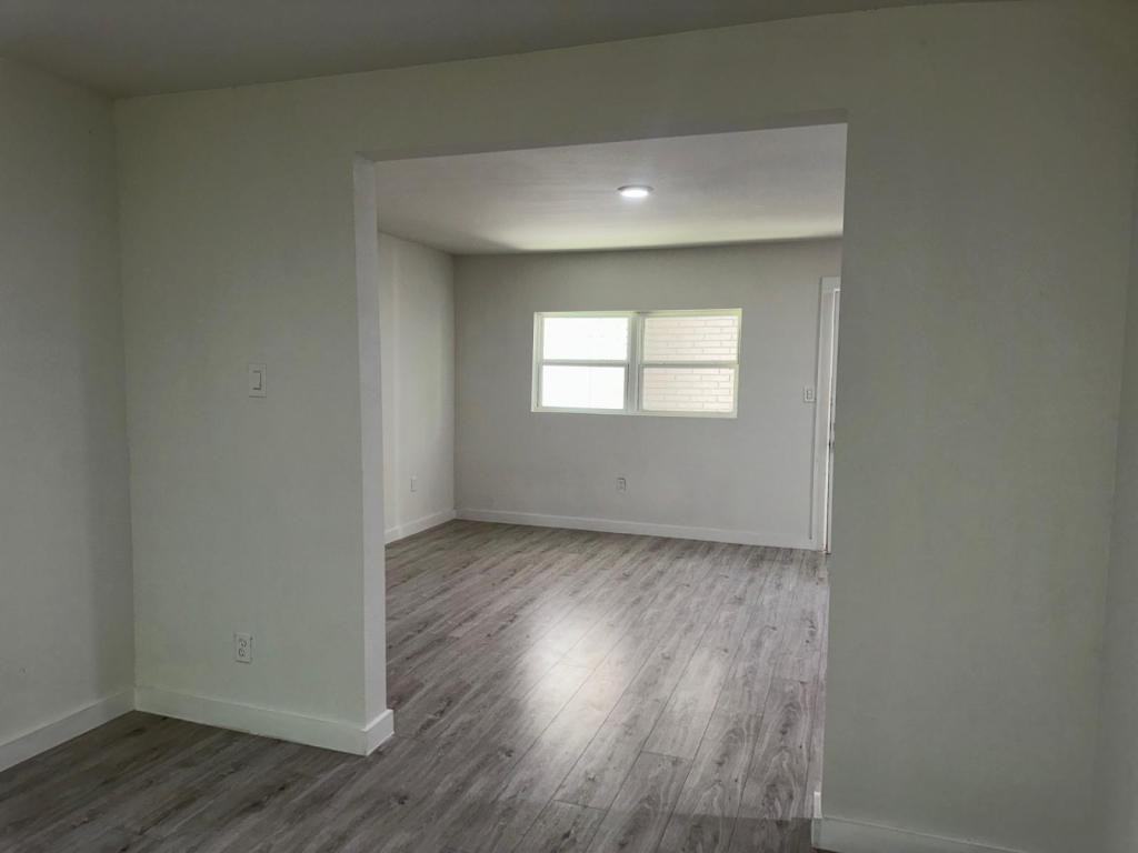 6811 Del Rio St ##11 - Photo 5 of 11