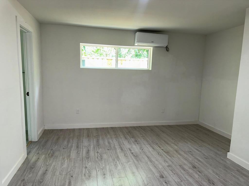 6811 Del Rio St ##11 - Photo 6 of 11