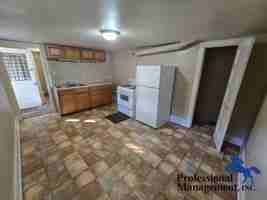 featured image of 130 Custer Ave #3