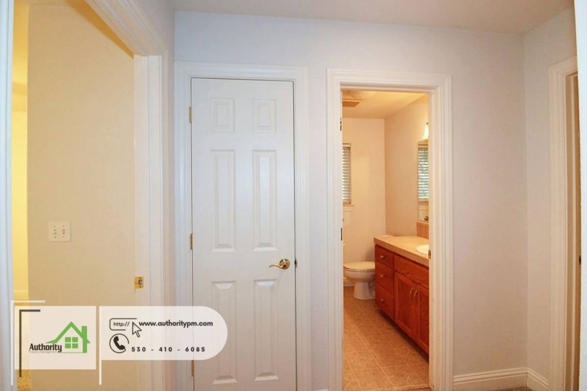 3377 Heritagetown Dr - Photo 2 of 10