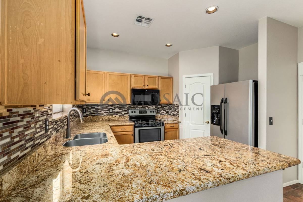 2737 E La Costa Dr - Photo 3 of 10