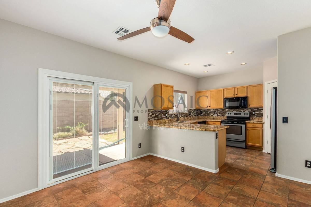 2737 E La Costa Dr - Photo 5 of 10