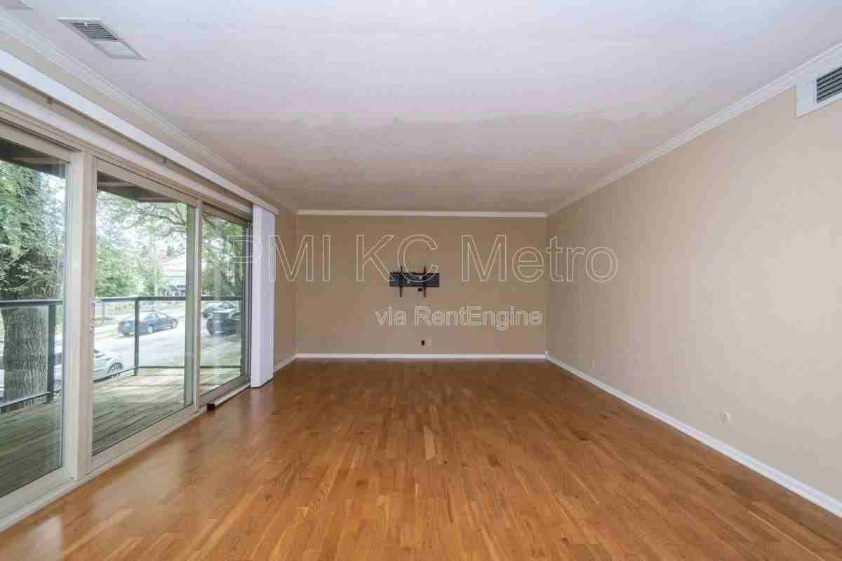 4618 Holly St #3 - Photo 2 of 10
