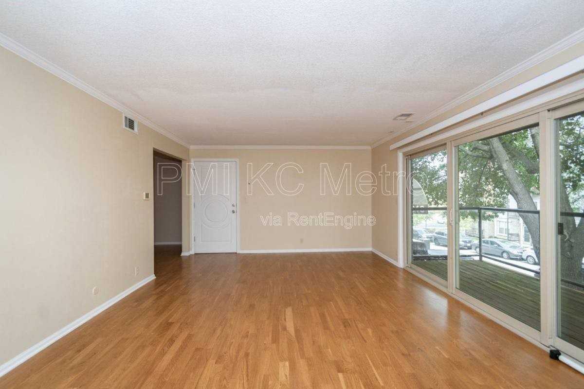 4618 Holly St #3 - Photo 3 of 10