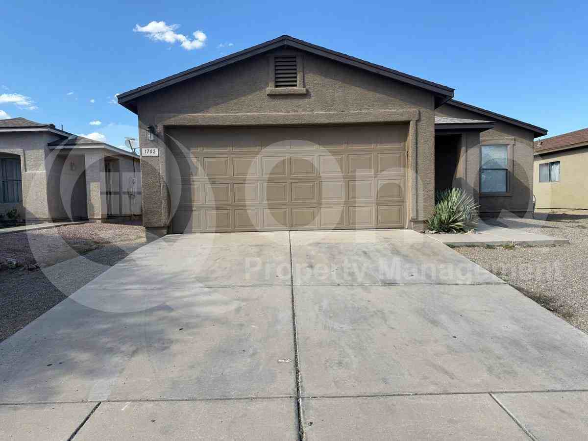 1702 W Summer Dawn Dr - Photo 2 of 10