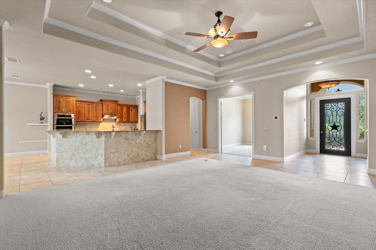 17109 Northlake Hills Dr - Photo 3 of 37