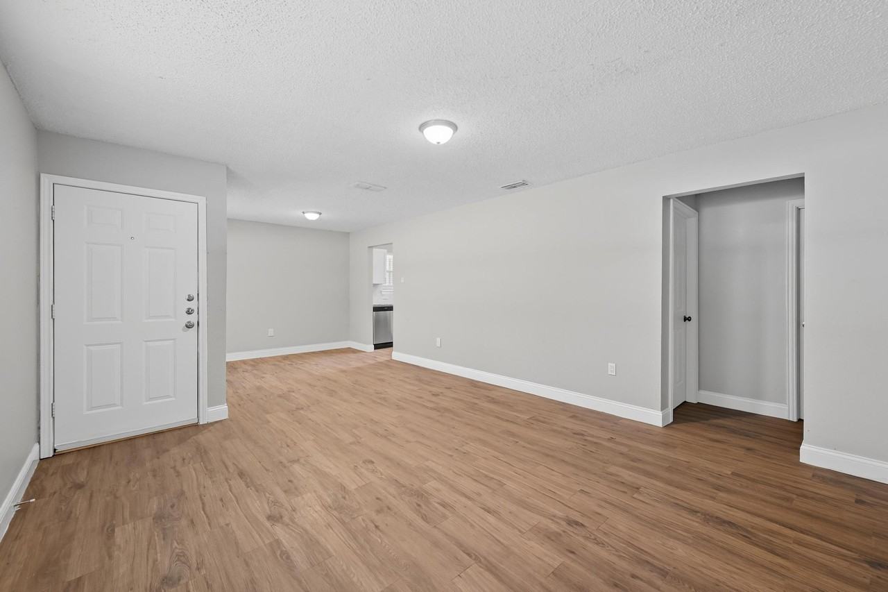 1166 N Business - Photo 3 of 18