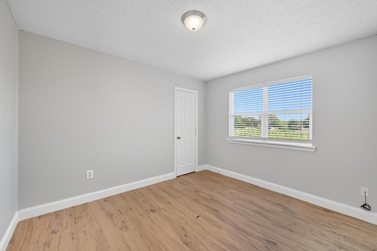 1166 N Business - Photo 4 of 18