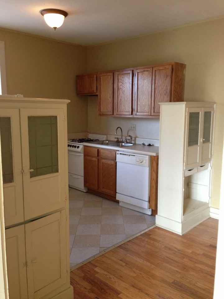 PARK MANOR - Photo 4 of 5