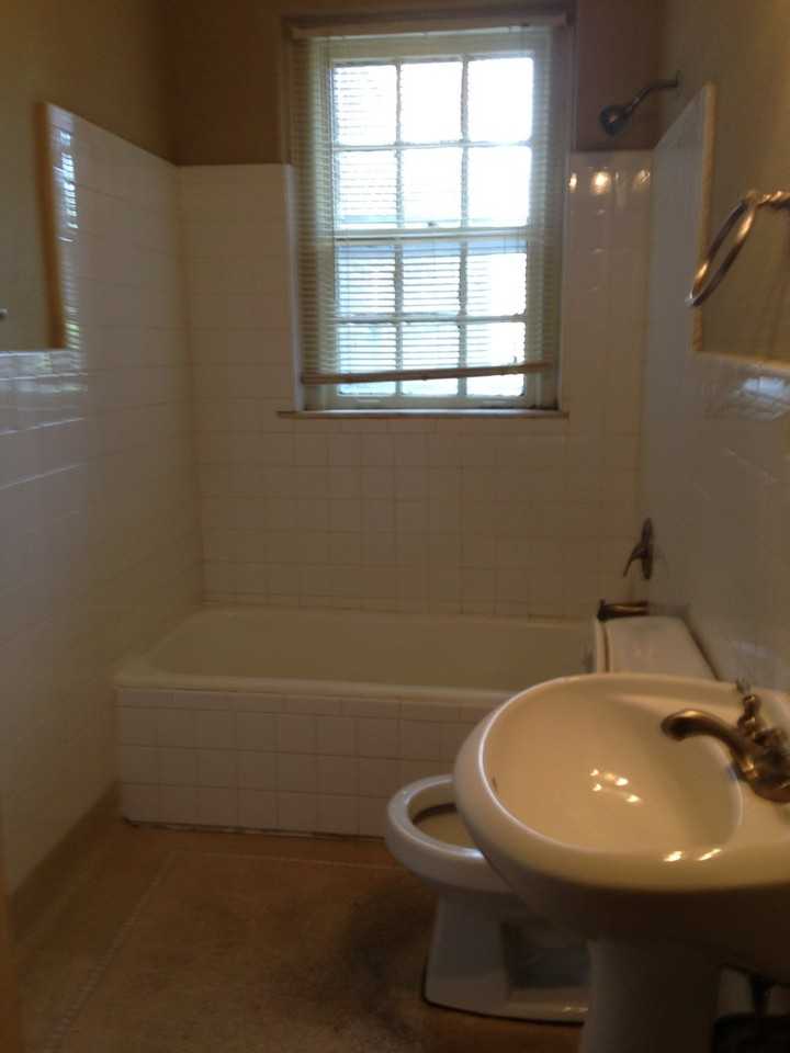 PARK MANOR - Photo 5 of 5