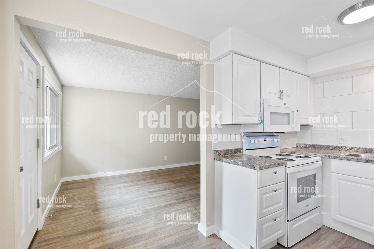 2422 E Diamond Ave #1 - Photo 3 of 20