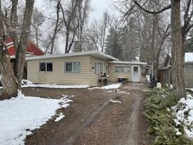 325 Scott Ave - Photo 1 of 1