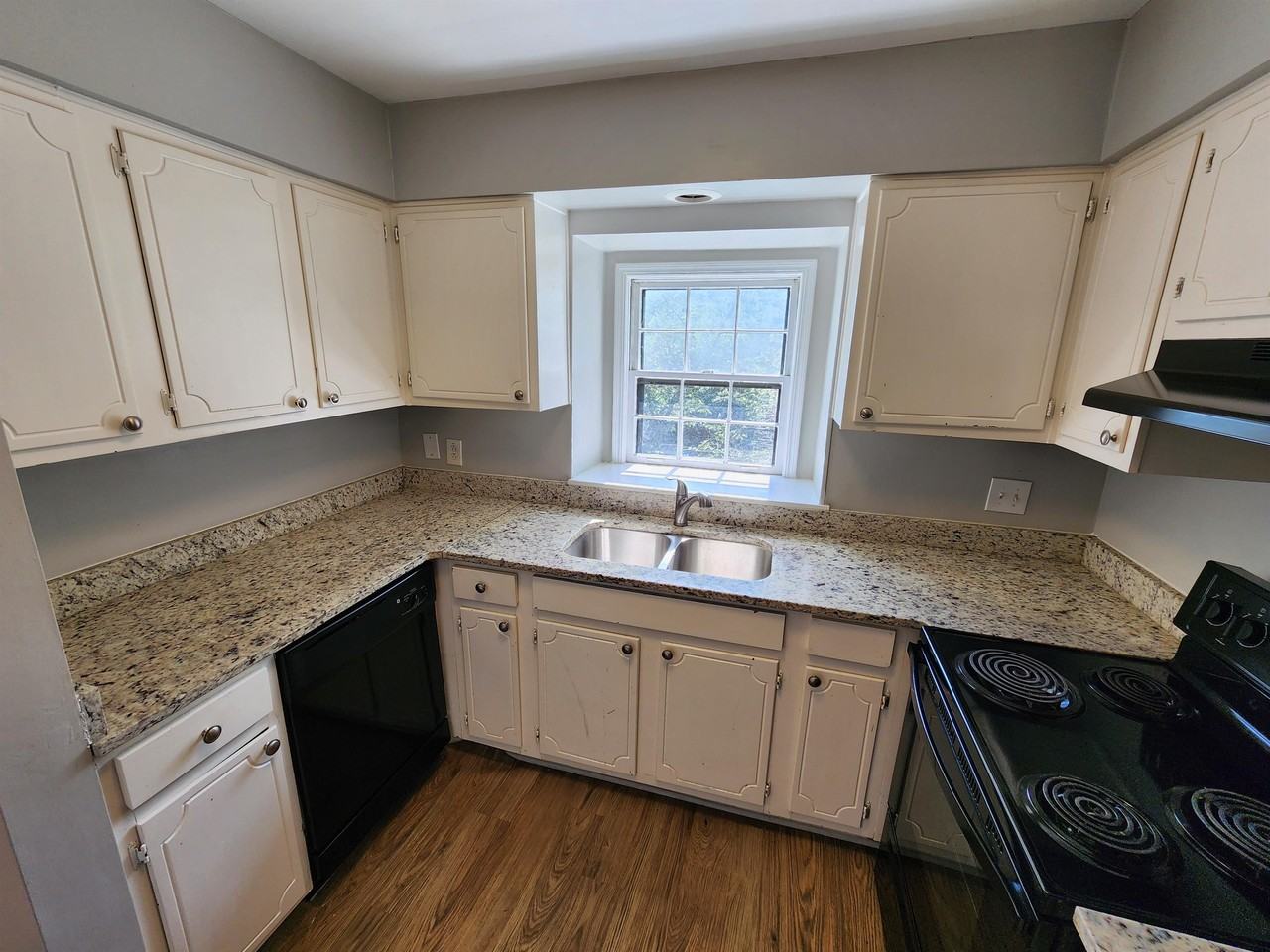 67 Montre Sq Nw #1 - Photo 3 of 18