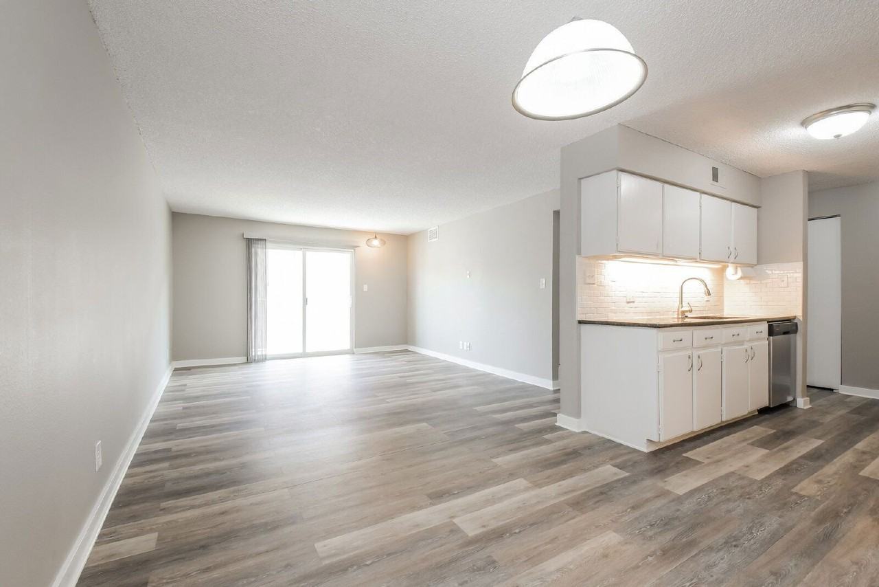 7335 E Quincy Ave #206 - Photo 5 of 17