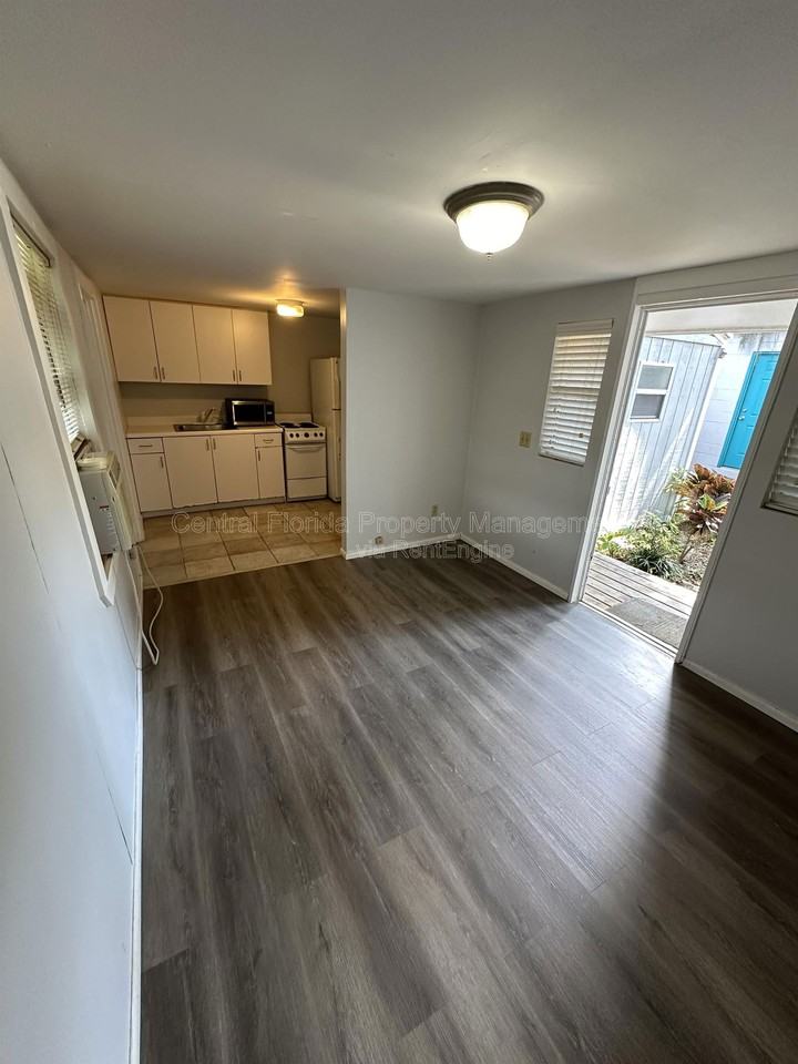 1233 Virginia Drive - Photo 3 of 11