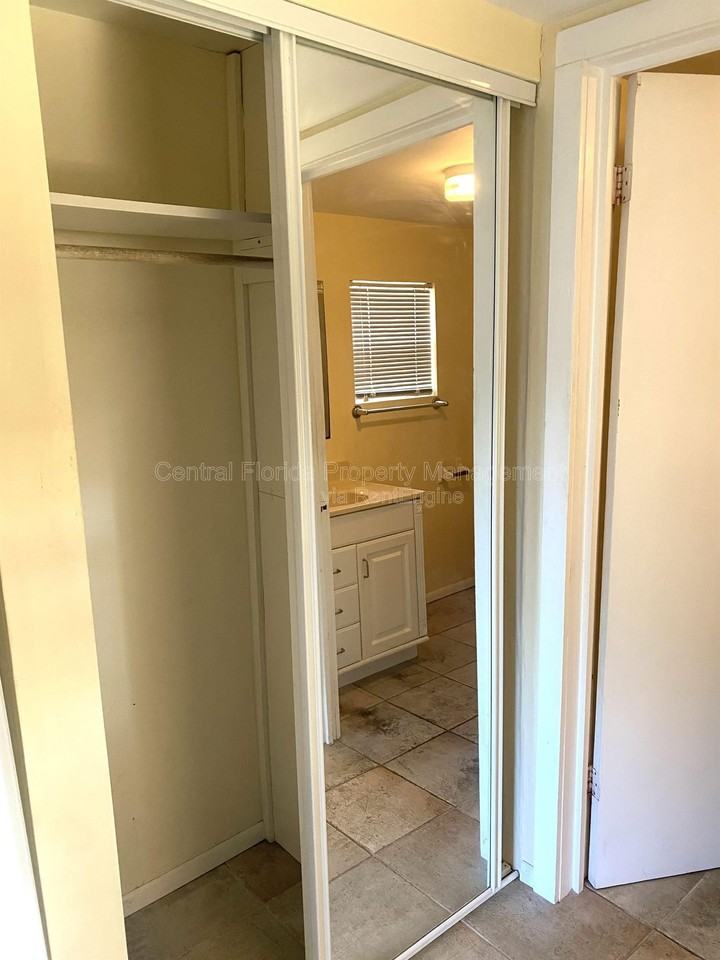 1233 Virginia Drive - Photo 7 of 11