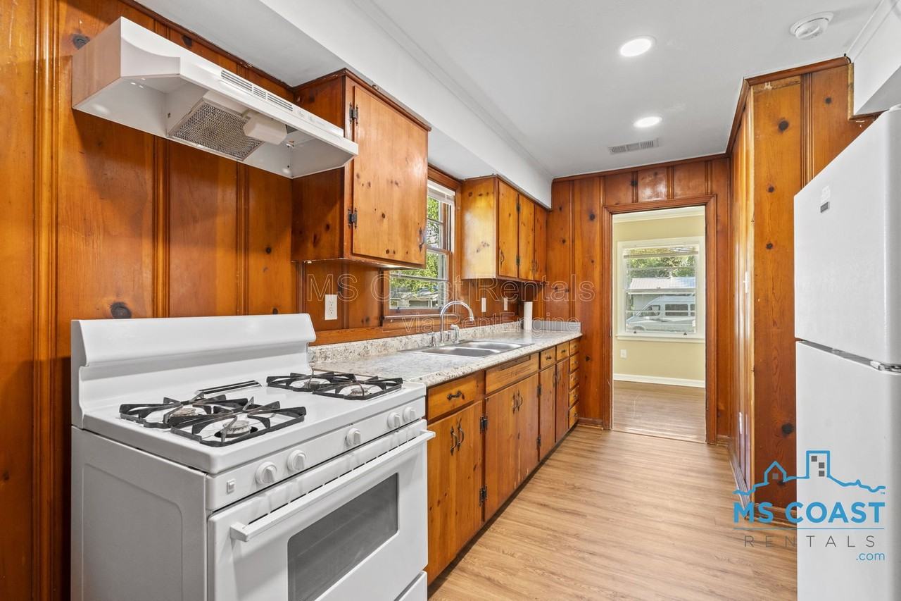 2050 North Dr - Photo 7 of 18