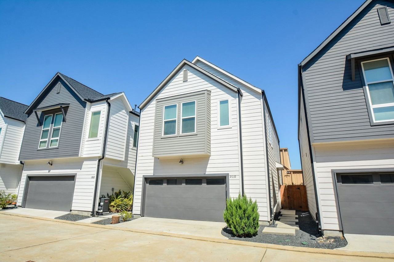 310 Cyclamen St - Photo 2 of 32