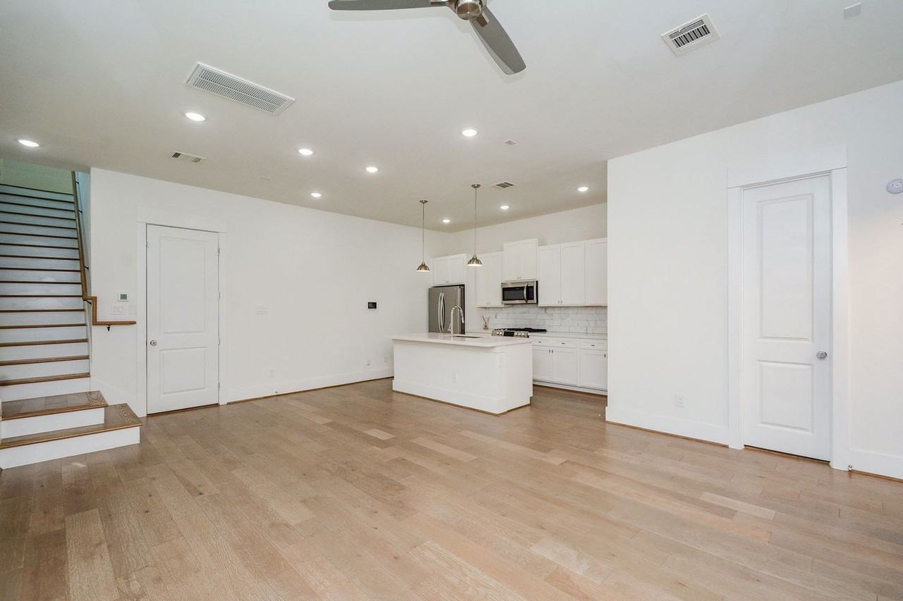 310 Cyclamen St - Photo 5 of 32