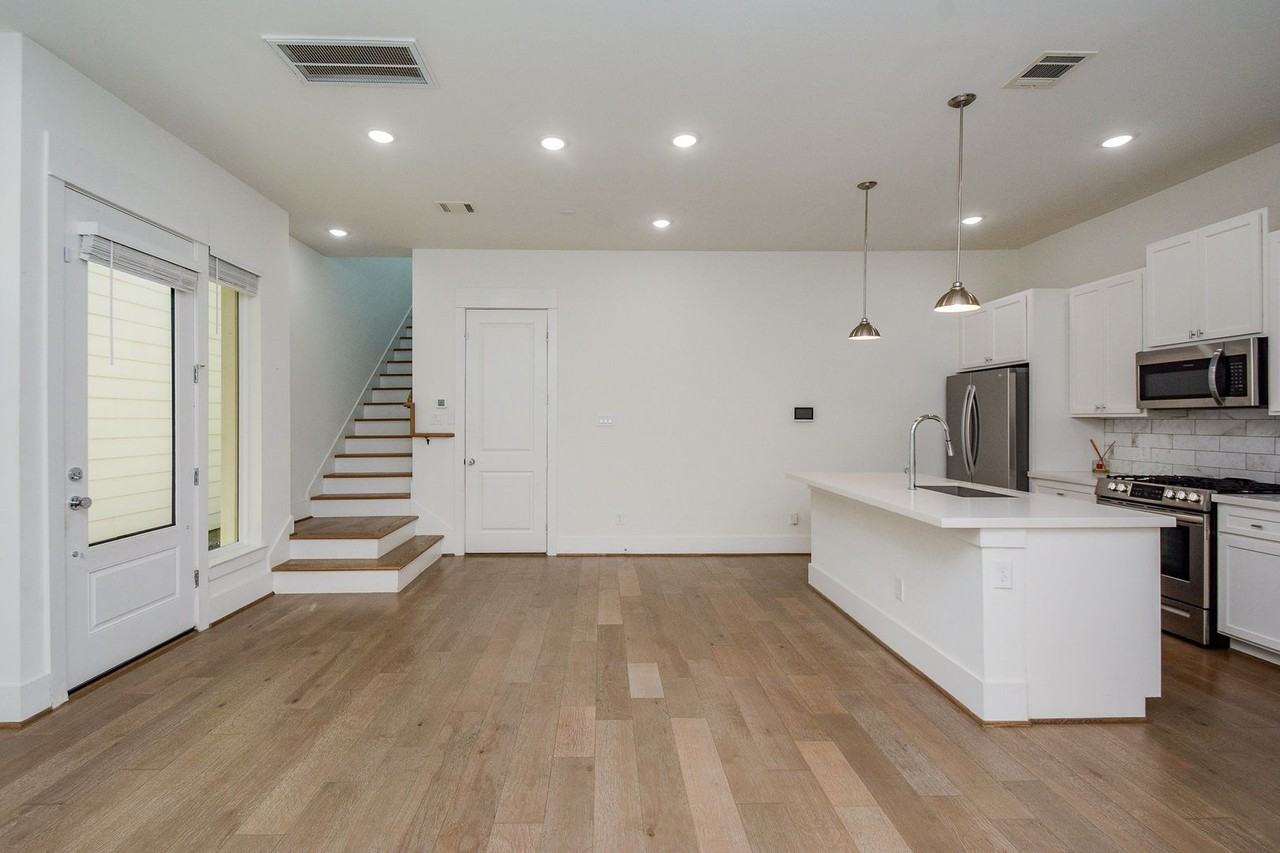 310 Cyclamen St - Photo 6 of 32