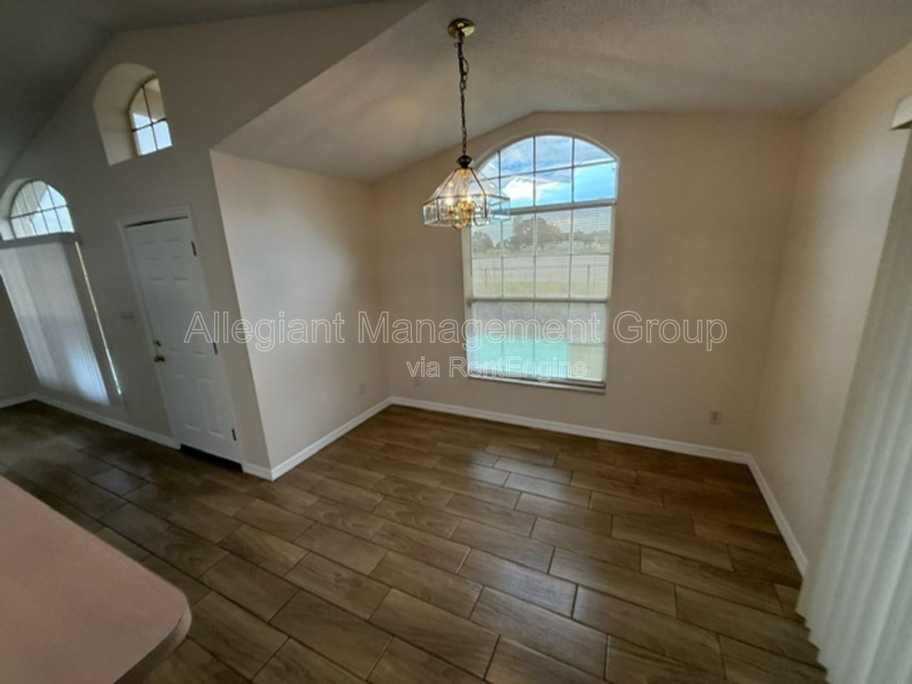 2362 Harbor Town Dr - Photo 6 of 27