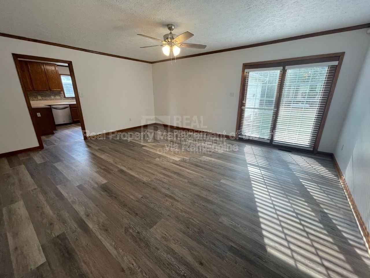 6660 Alamance County Line Rd - Photo 4 of 20