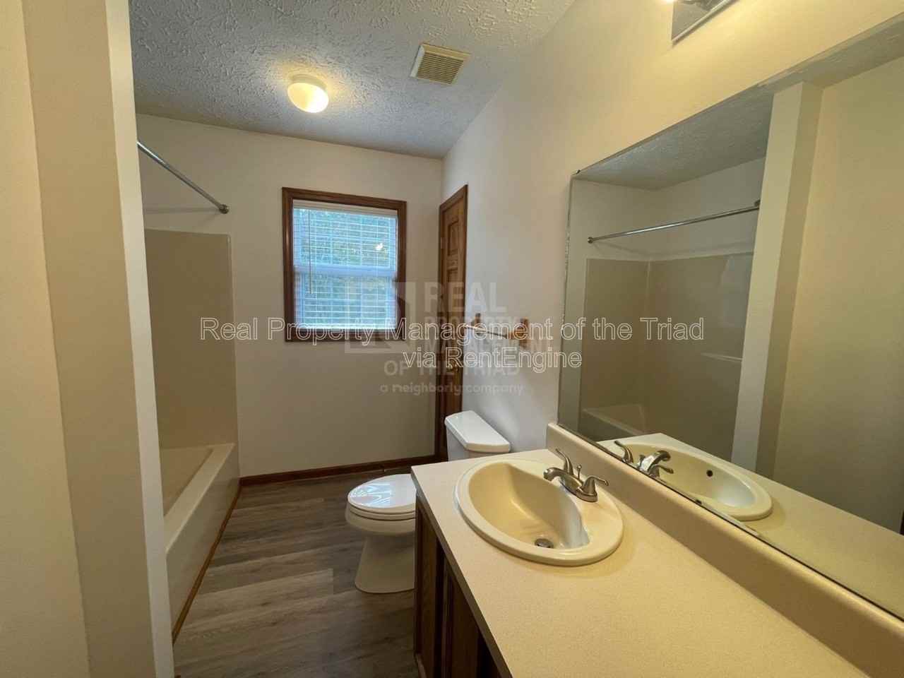 6660 Alamance County Line Rd - Photo 5 of 20