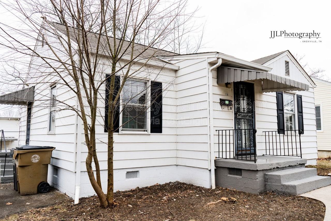 716 East Oldham Avenue - Photo 2 of 18