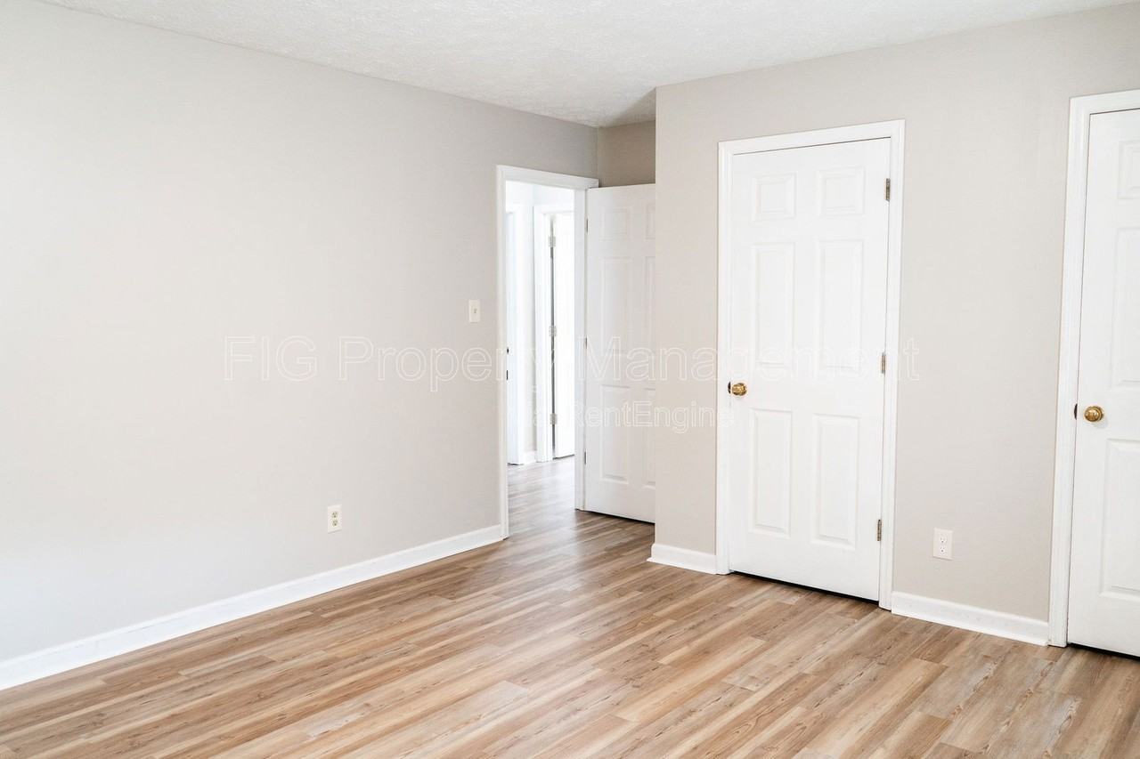 2519 Cedar Lane Northeast #1 - Photo 5 of 21