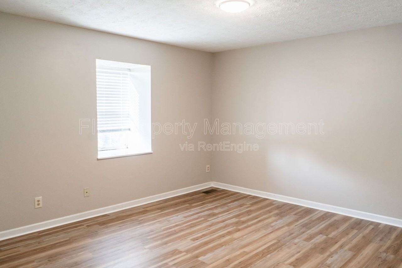 2519 Cedar Lane Northeast #1 - Photo 6 of 21