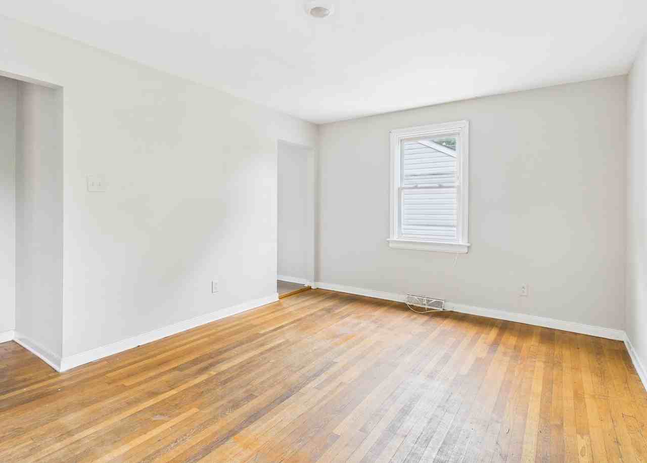 4707 Castlewood Rd - Photo 4 of 16