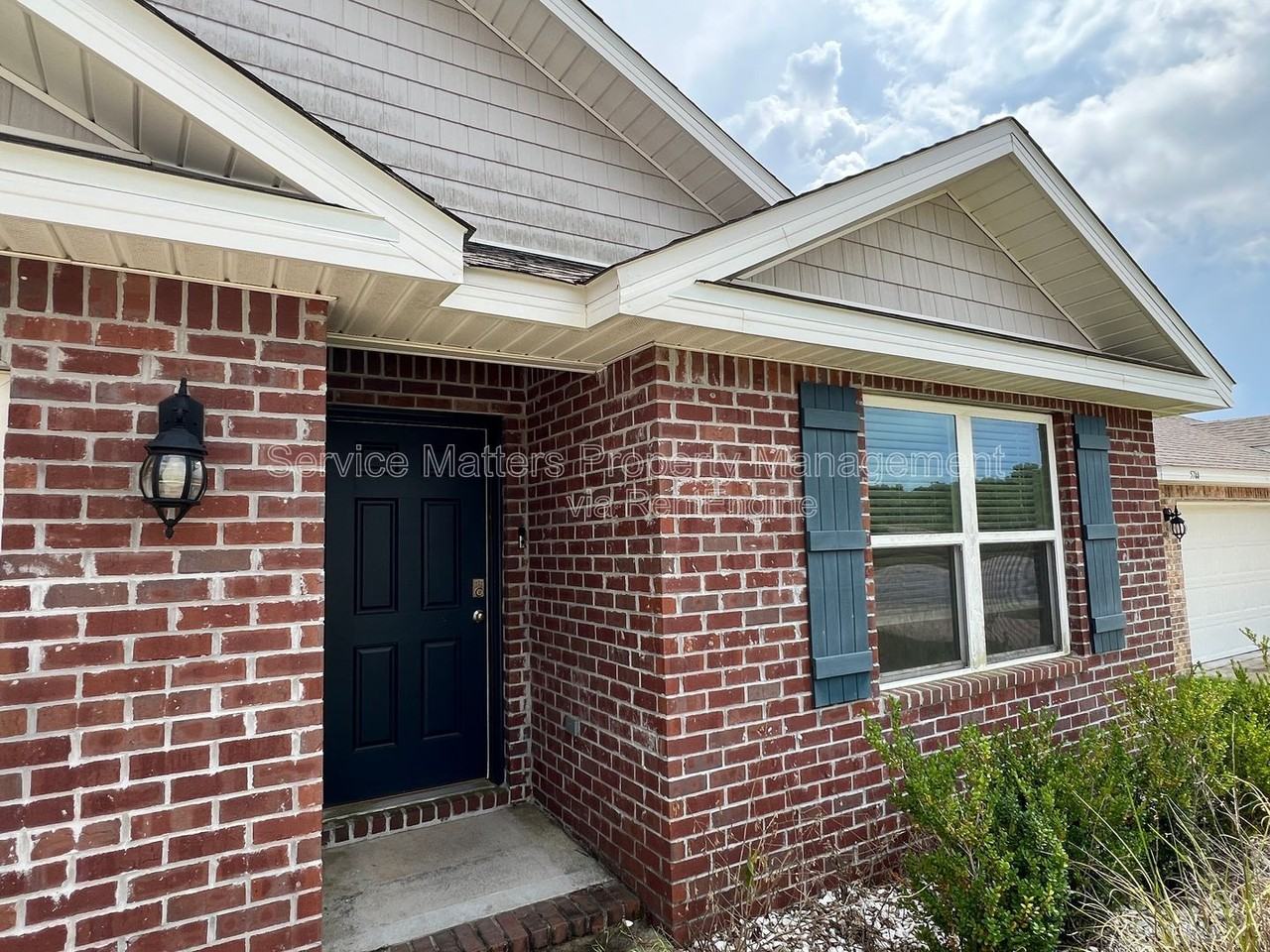 5740 Guinevere Ln - Photo 3 of 36